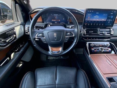 Certified 2023 Lincoln Navigator Black Label AWD/4WD image 6