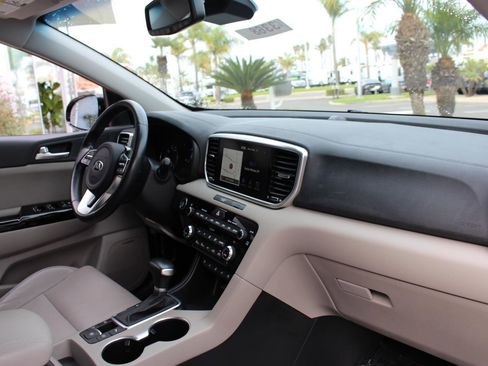 Certified 2022 Kia Sportage EX w/ EX Technology Package image 12