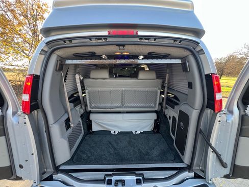 Used 2022 Chevrolet Express 2500 Extended w/ Enhanced Convenience Package image 37