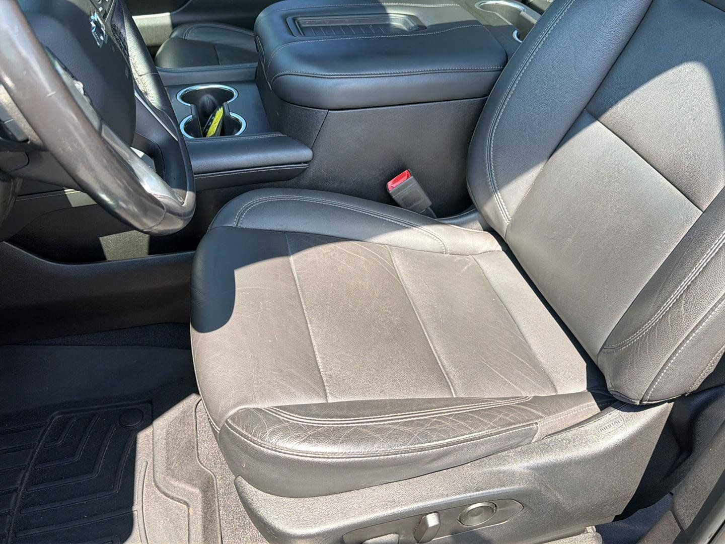 Used 2021 Chevrolet Tahoe Z71 w/ Z71 Signature Package AWD/4WD image 34