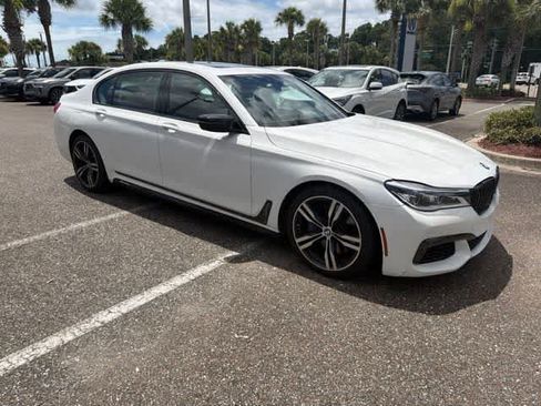 Used 2018 BMW 750i RWD image 13