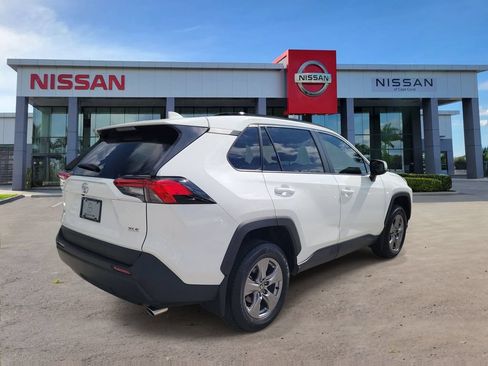 Used 2024 Toyota RAV4 XLE w/ Convenience Package FWD image 2