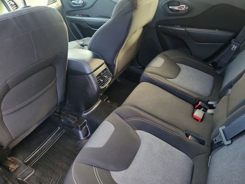 Used 2014 Jeep Cherokee Latitude image 12