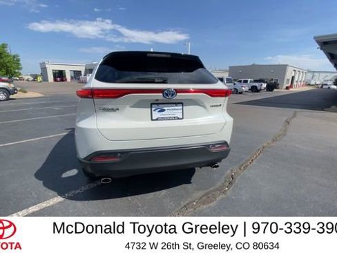 Used 2021 Toyota Venza LE AWD/4WD image 8
