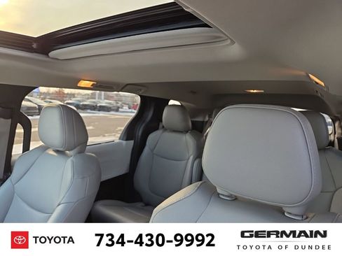 Used 2025 Toyota Sienna XLE image 16