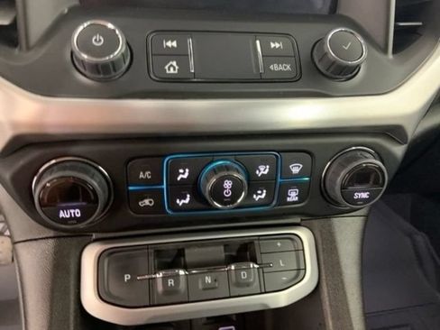 Used 2023 GMC Acadia SLT AWD/4WD image 27