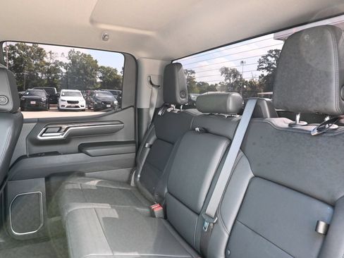 Used 2025 GMC Sierra 1500 SLT RWD image 27