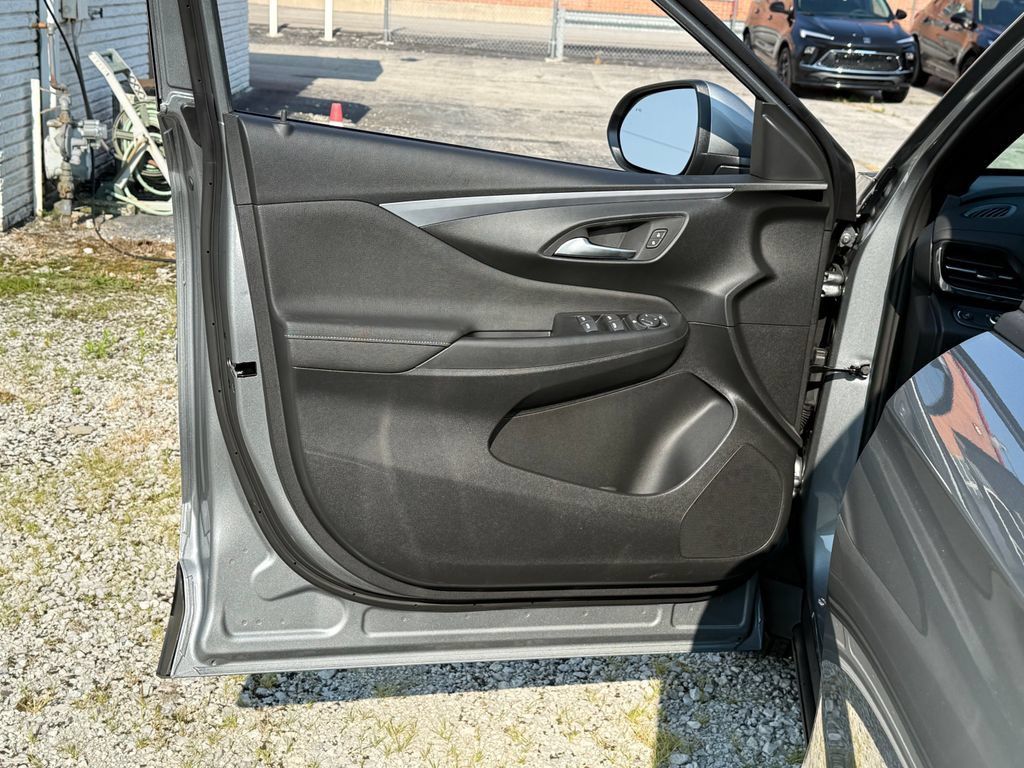New 2026 Buick Envista Sport Touring w/ Advanced Safety Package FWD image 27