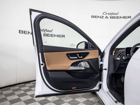 Used 2024 Mercedes-Benz E 350 4MATIC Sedan image 17