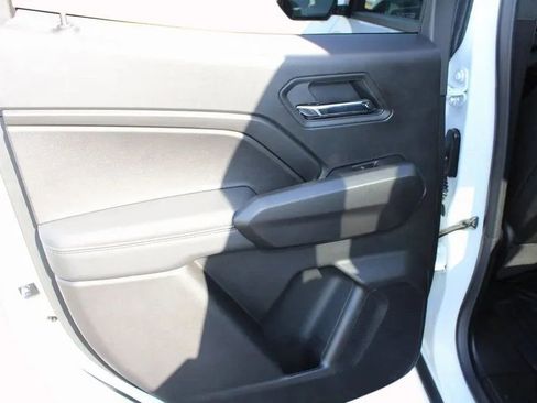 New 2026 GMC Canyon Elevation w/ LPO, Black Badging Package image 20