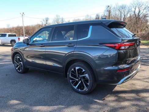 Used 2024 Mitsubishi Outlander image 14