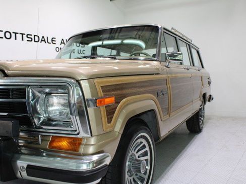 Used 1989 Jeep Grand Wagoneer image 35