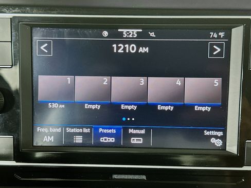 Used 2024 Volkswagen Jetta SE image 21