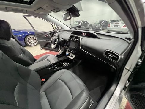 Used 2017 Toyota Prius Four image 41