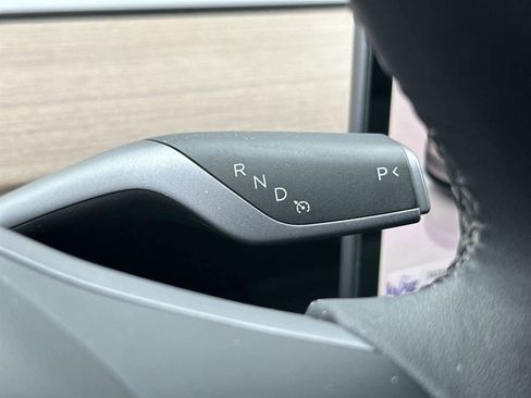 Used 2024 Tesla Model Y Long Range image 18