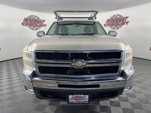 Used 2007 Chevrolet Silverado 2500 LT w/ 1LT Convenience Package image 2
