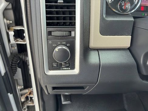 Used 2012 RAM 1500 Classic SLT RWD image 19