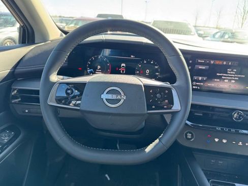 Used 2025 Nissan Murano SV AWD/4WD image 11