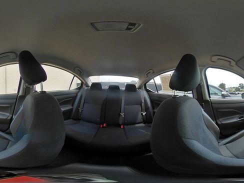 Used 2025 Nissan Versa SV FWD image 39