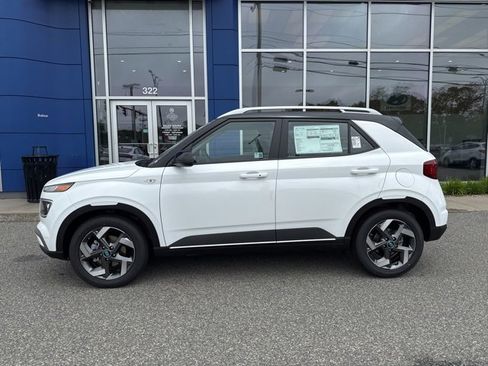 Certified 2025 Hyundai Venue Limited image 10