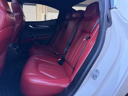Used 2023 Maserati Ghibli Modena RWD image 14