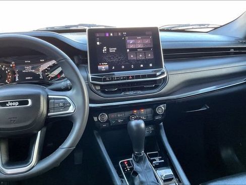 Certified 2023 Jeep Compass Latitude AWD/4WD image 5