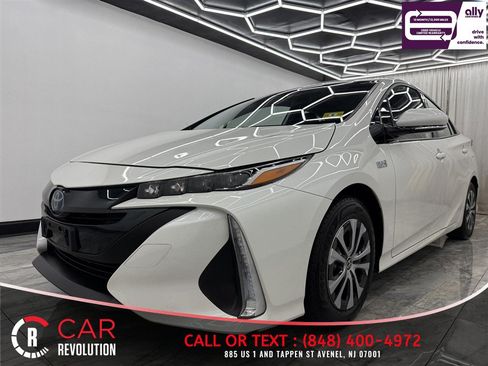 Used 2020 Toyota Prius Prime LE FWD image 3