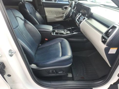Used 2022 Kia Sorento SX Prestige w/ Panoramic Sunroof Package AWD/4WD image 16