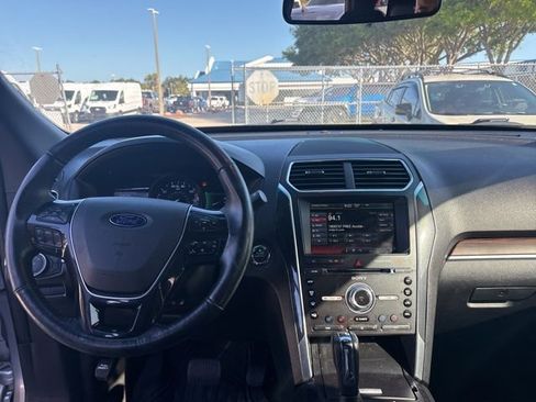 Used 2016 Ford Explorer Limited image 11