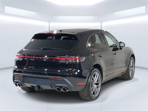 New 2026 Porsche Macan image 7