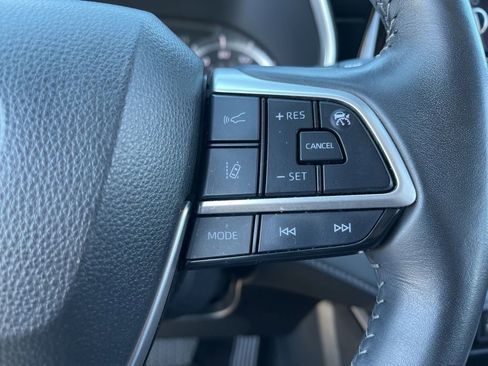 Used 2024 Toyota Highlander XSE image 22