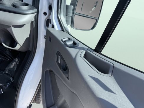 Used 2023 Ford Transit 350 XLT image 18