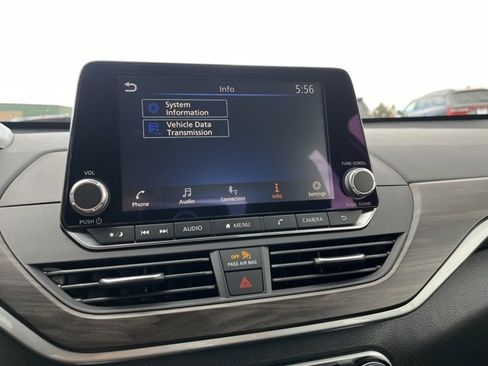 Used 2024 Nissan Altima 2.5 SV image 40