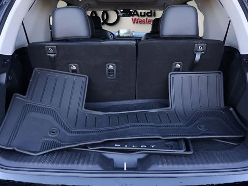 Used 2023 Honda Pilot Elite image 17