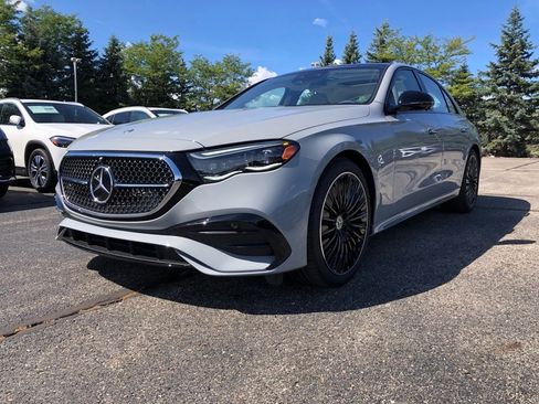 New 2026 Mercedes-Benz E 350 4MATIC Sedan image 3
