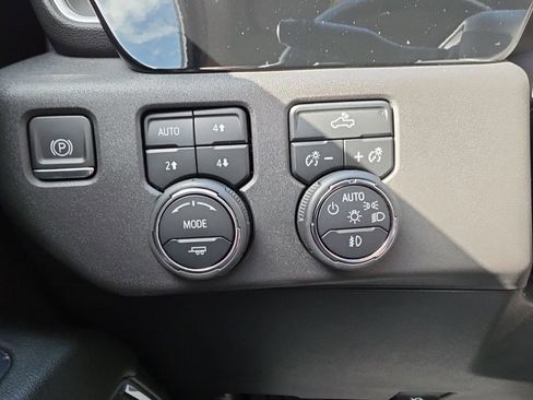 Used 2024 Chevrolet Silverado 1500 LT Trail Boss w/ Convenience Package II image 11