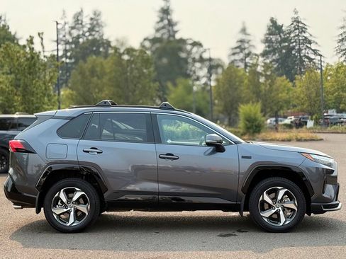 Used 2024 Toyota RAV4 SE w/ Weather & Moonroof Package AWD/4WD image 6