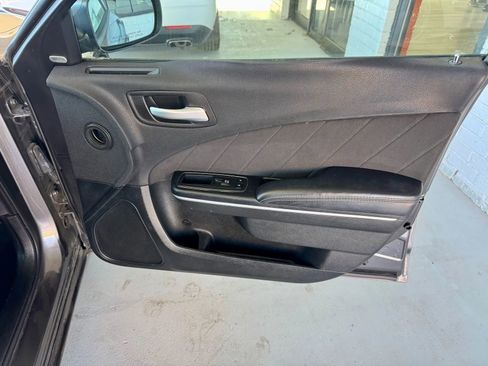 Used 2017 Dodge Charger R/T image 17