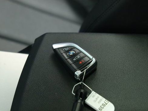 Used 2020 BMW 330i Sedan w/ Convenience Package RWD image 41