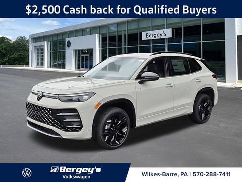 New 2026 Volkswagen Tiguan SE R-Line AWD/4WD image 1