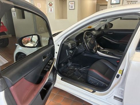 Used 2018 Lexus IS 300 image 13