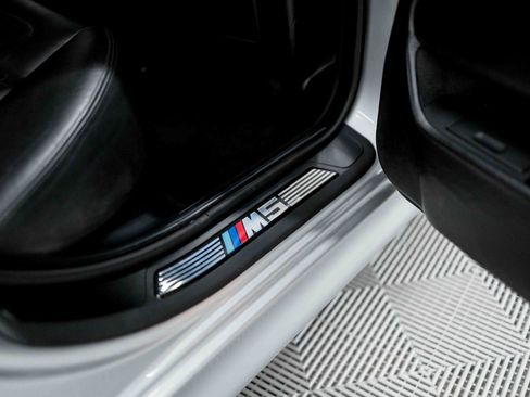 Used 2003 BMW M5 RWD image 53