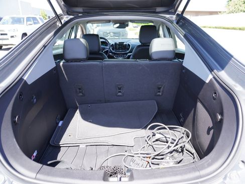Used 2018 Chevrolet Volt Premier w/ Driver Confidence Package FWD image 10