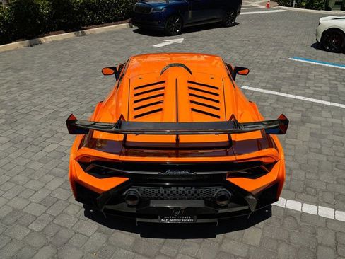 Used 2022 Lamborghini Huracan STO image 21