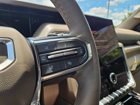 New 2026 GMC Yukon XL Denali w/ Denali Reserve Package AWD/4WD image 13