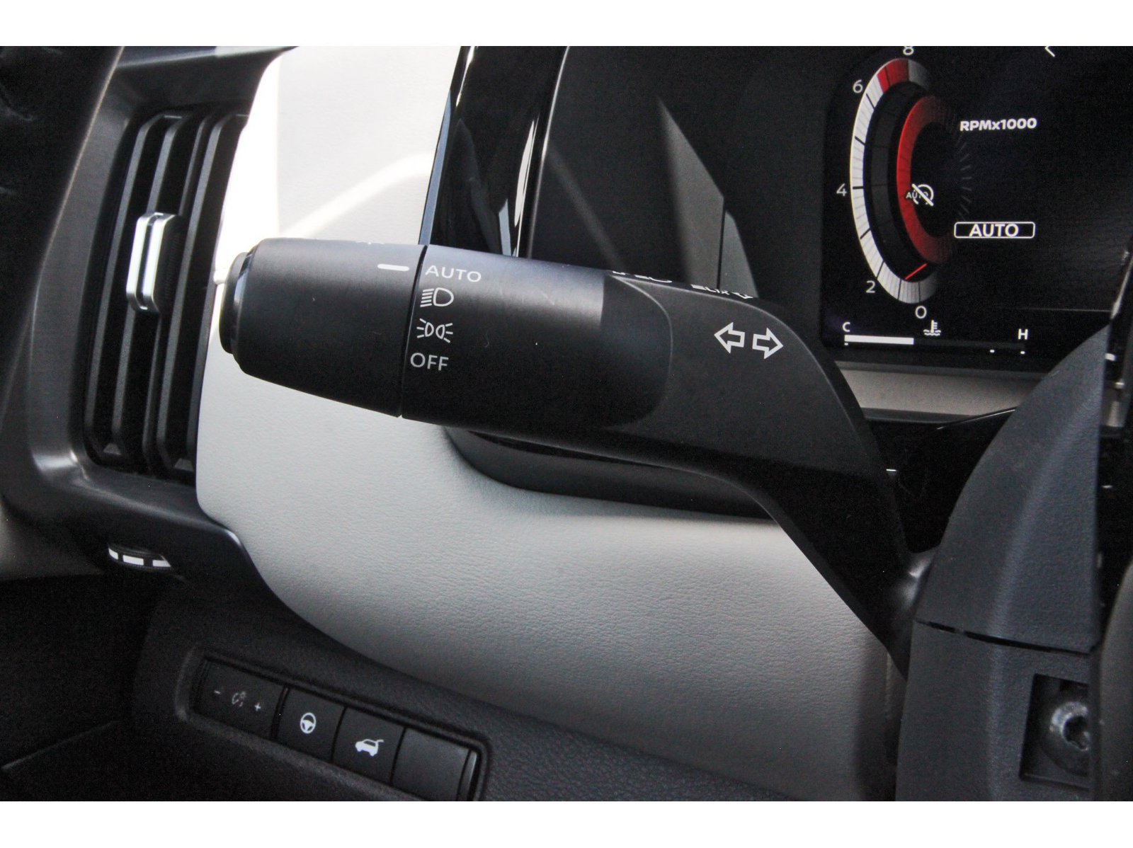 Certified 2026 Nissan Pathfinder SL AWD/4WD image 22