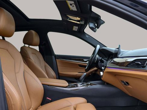 Used 2018 BMW 530i xDrive image 39