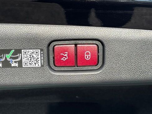 New 2026 Mercedes-Benz E 350 4MATIC Sedan image 23
