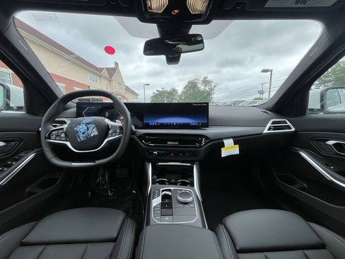 Certified 2025 BMW 330i xDrive 330i xDrive w/ Premium Package image 19