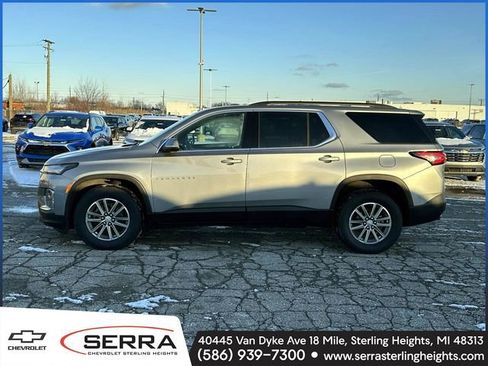 Certified 2023 Chevrolet Traverse LT image 2